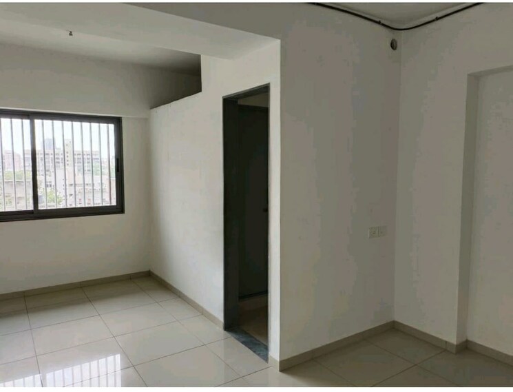 Room, ashram road Commercial Office Space 950 Sq.Ft. In Ashram Road Ahmedabad 9013629