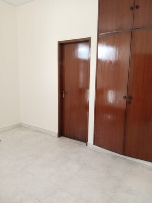 Room in 6+ BHK Independent House at New Friends Colony – for Sale