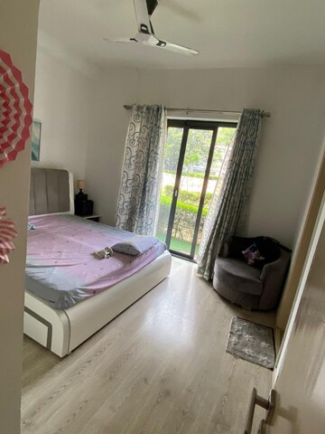 Bedroom in 2.5 BHK Builder Floor at Auram Floor, South City 2 – for Rent