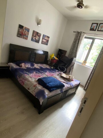 Bedroom in 2.5 BHK Builder Floor at Auram Floor, South City 2 – for Rent