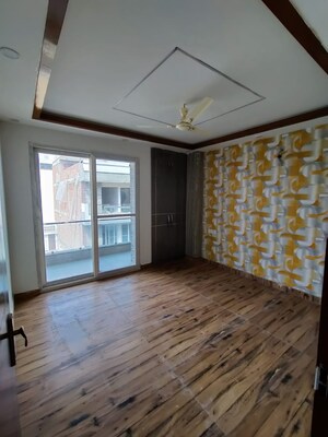 Room in 3 BHK Builder Floor at Gms Road – for Sale