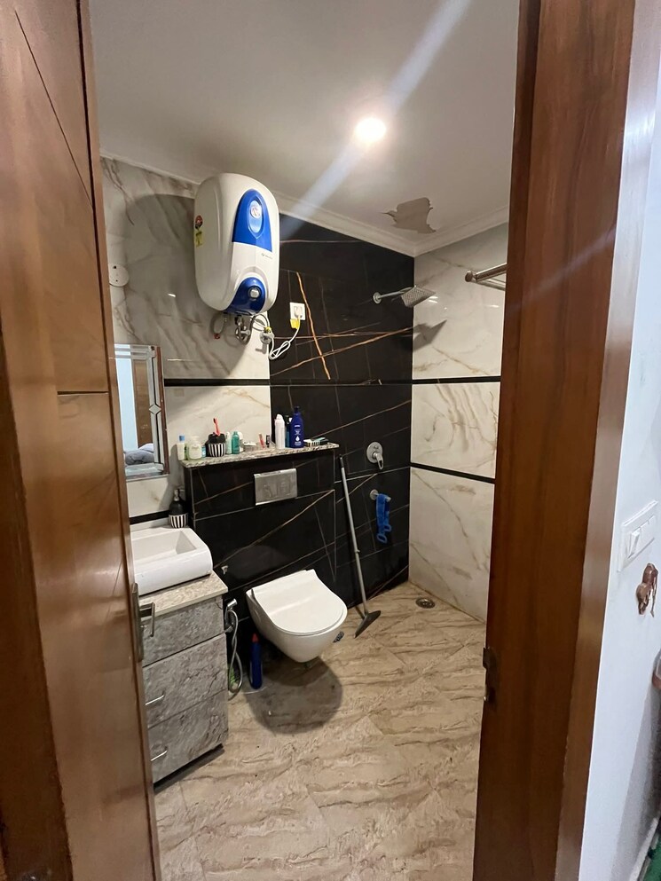 Team Area, saket 1 RK 300 Sq.Ft. Builder Floor In Saket Delhi 9013776