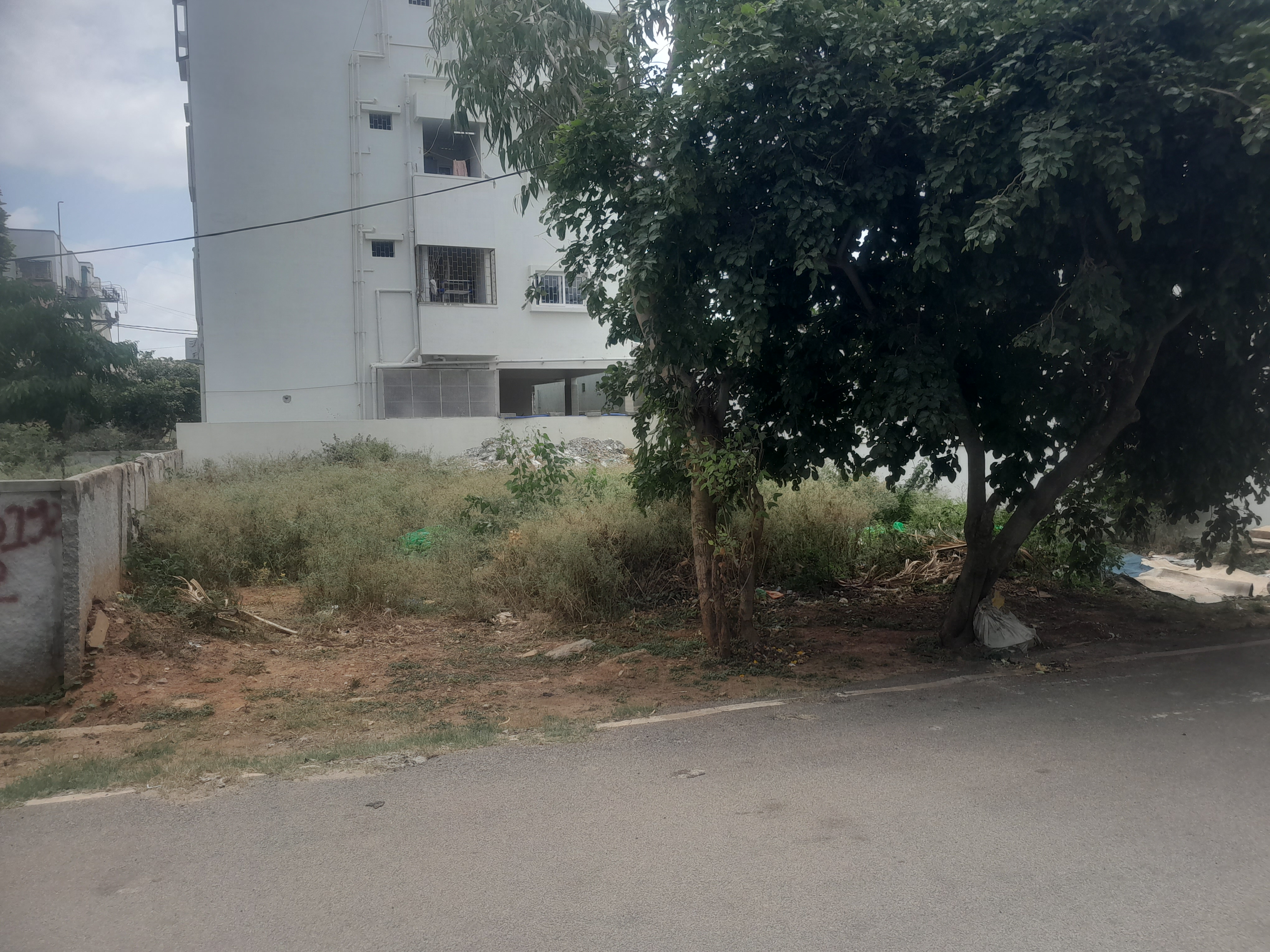 Plot For Sale in NRI Layout