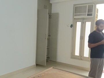 Room in 1 RK Builder Floor at Saket – for Rent