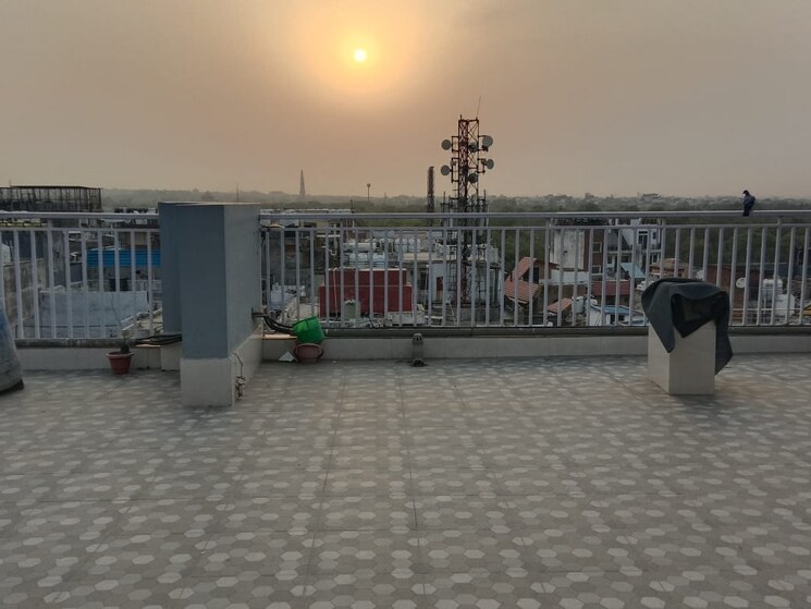  Parking, saket 1 RK 350 Sq.Ft. Builder Floor In Saket Delhi 9013796