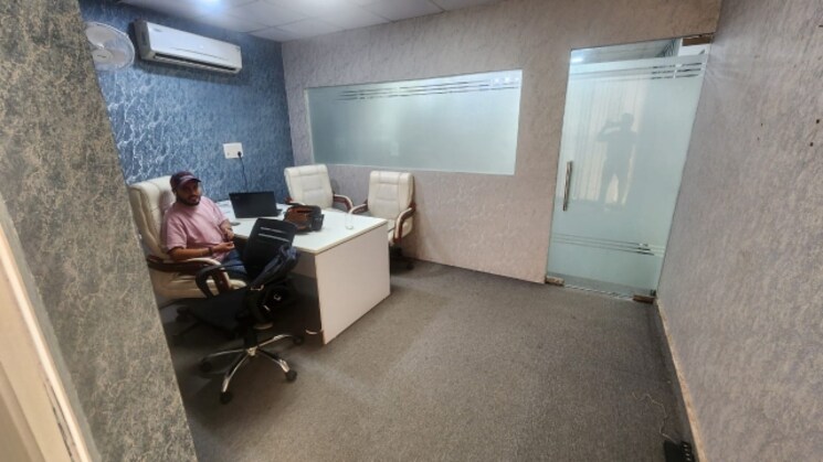Team Area, sector 62 Commercial Office Space 750 Sq.Ft. In Sector 62 Noida 9013859