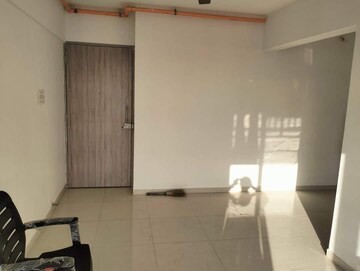 Team Area in 2 BHK Apartment at Unique Poonam Estate Cluster 2, Mira Road – for Rent