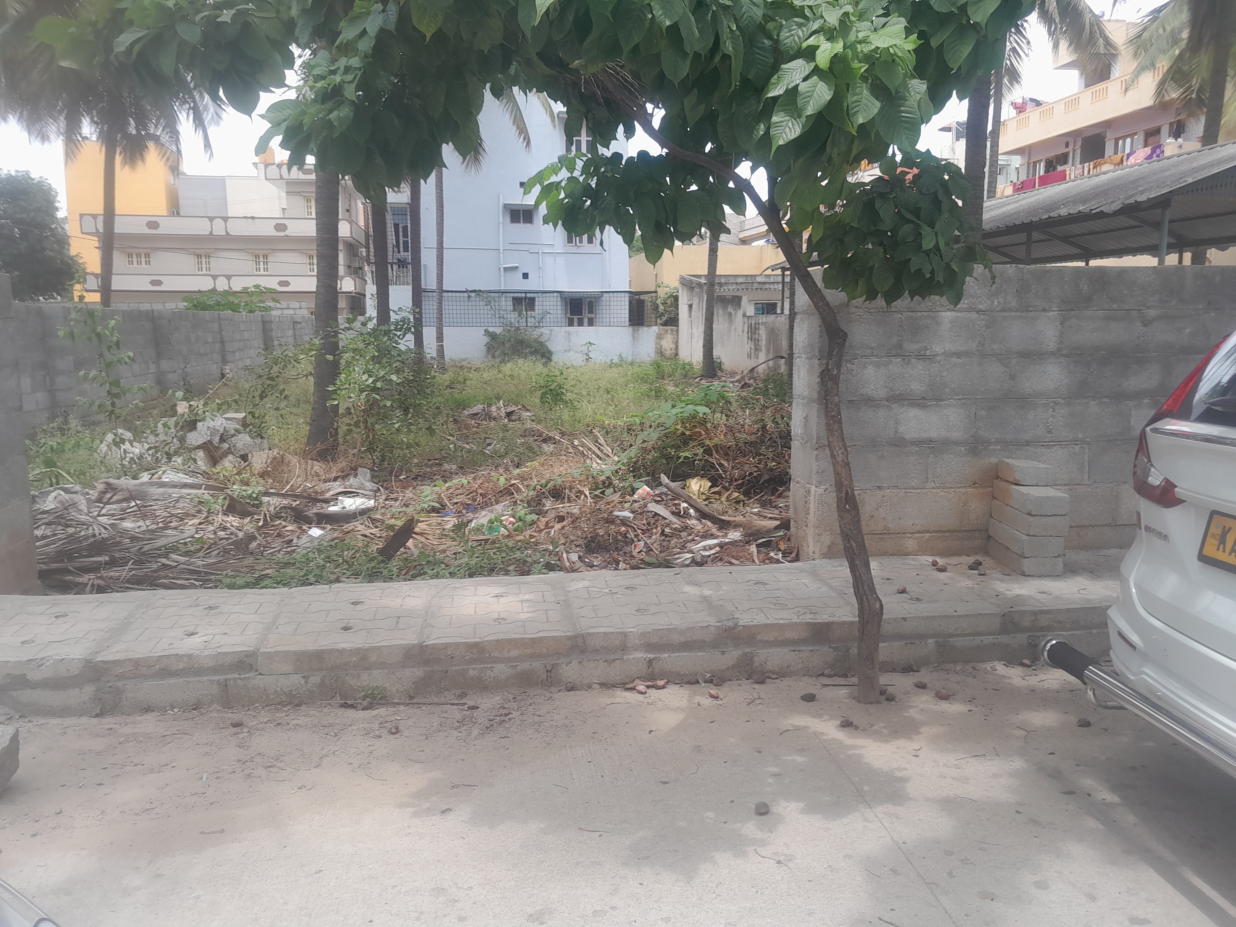 Plot For Sale in NRI Layout