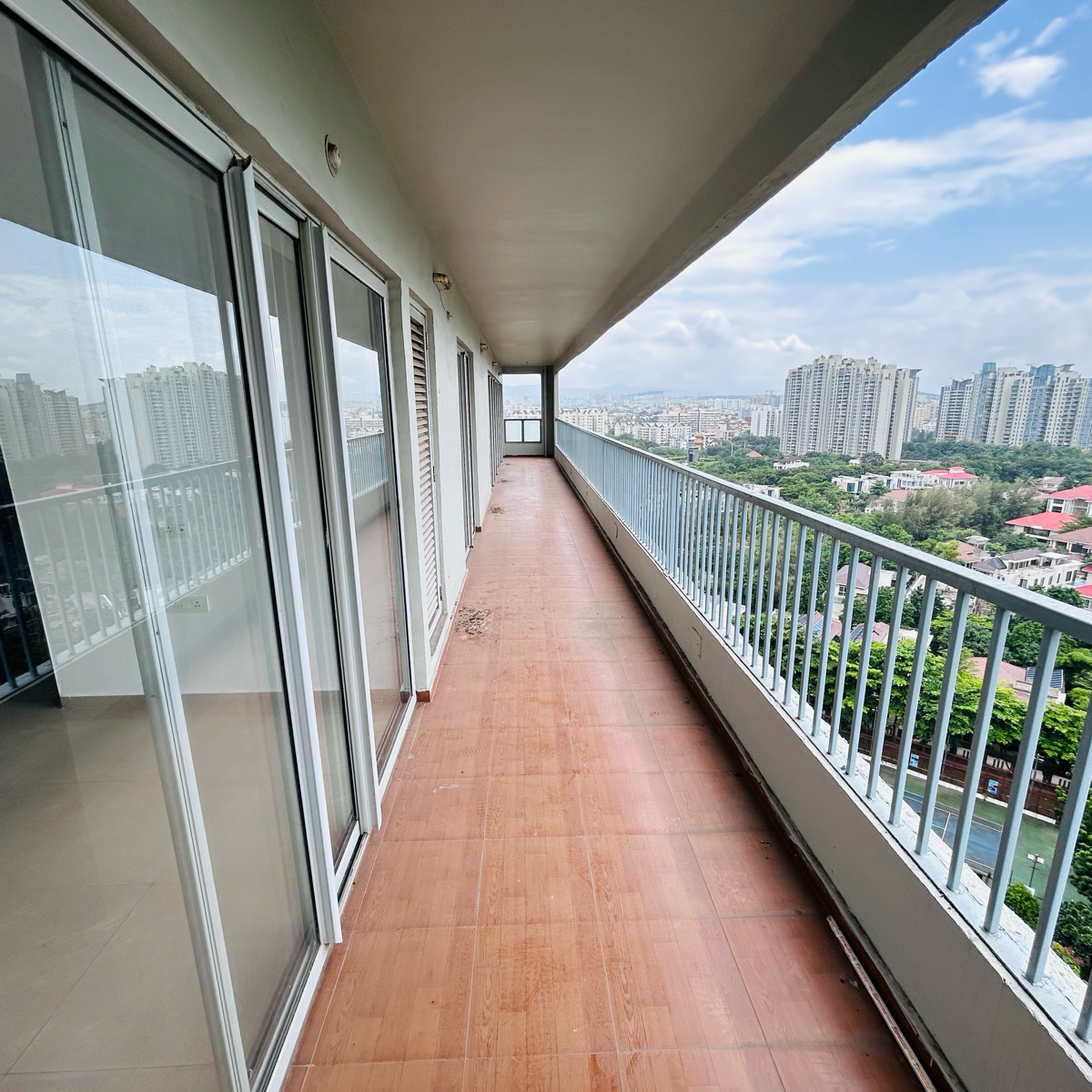 3 BHK + Extra Room Apartment For Sale in Amanora Future Towers