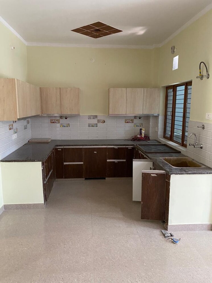 Kitchen, gms road Commercial Showroom 13500 Sq.Ft. In Gms Road Dehradun 9013881