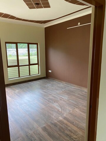 Room in  Showroom at Gms Road – for Sale