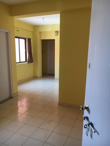 Room in 2 BHK Apartment at Greenfield Heights, New Town – for Rent