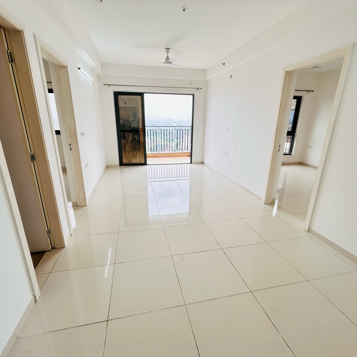 2 BHK + Pooja Room Apartment For Sale in Amanora Gold Towers