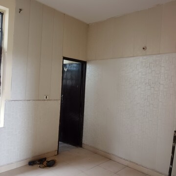 Room in 3 BHK Builder Floor at SRS Pearl Floors, Sector 88 – for Rent
