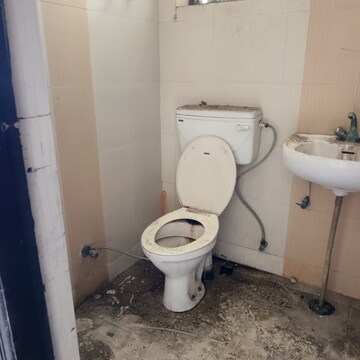 Bathroom in 3 BHK Builder Floor at SRS Pearl Floors, Sector 88 – for Rent