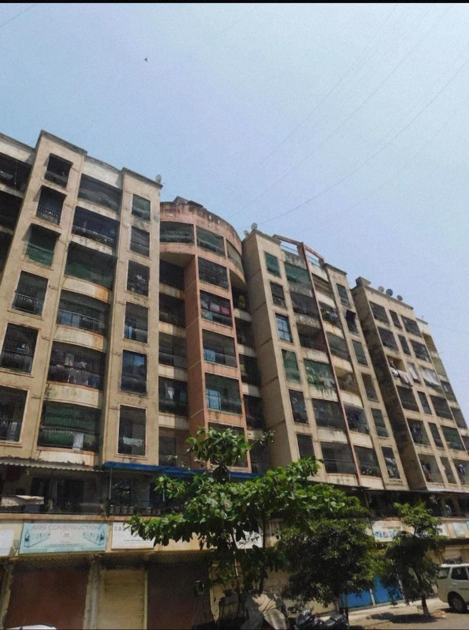 1 BHK 625 Sq.Ft. Apartment in Raj Mandir Complex