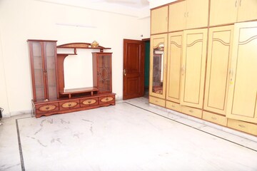 Room in 3 BHK Independent House at Sector 19 – for Rent