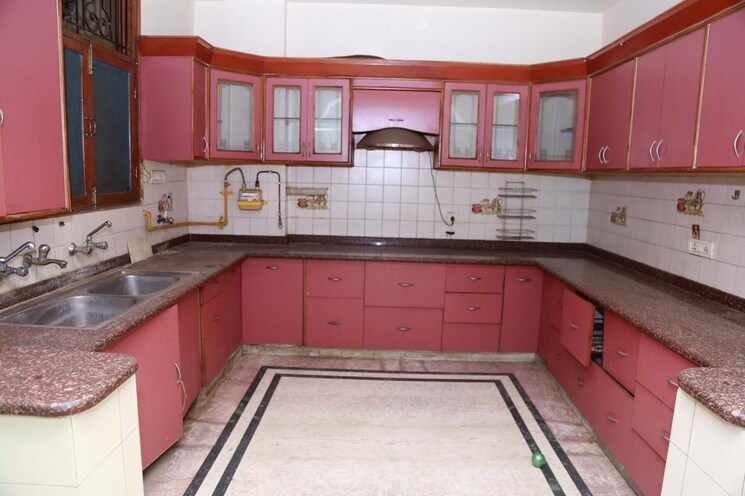 Kitchen, sector 19 3 Bedroom 250 Sq.Mt. Independent House In Sector 19 Noida 9014050