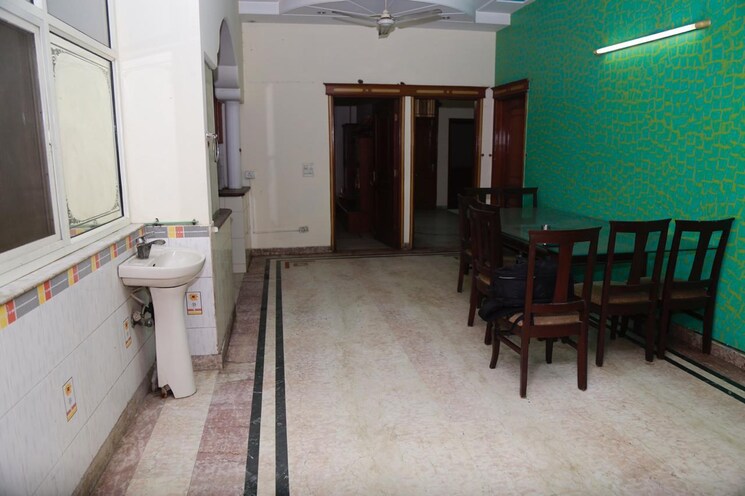 Living Room, sector 19 3 Bedroom 250 Sq.Mt. Independent House In Sector 19 Noida 9014050