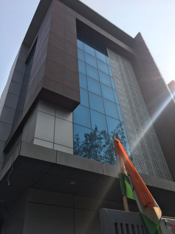 Balcony, wadala Commercial Office Space 3200 Sq.Ft. In Wadala Mumbai 9014035