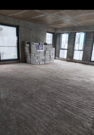 Room in 5 BHK Apartment at Amal Sanskar, Juhu – for Sale