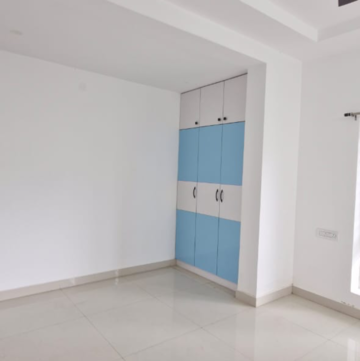 Room in 3 BHK Builder Floor at Kondapur – for Rent