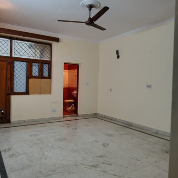 3 BHK Builder Floor For Rent in Sector 40