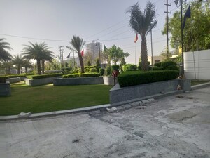 Parking in 6+ BHK Villa at VHR Winsten Park, Knowledge Park V Greater Noida – for Sale