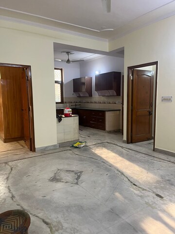 Room in 3 BHK Villa at Sector 50 – for Rent