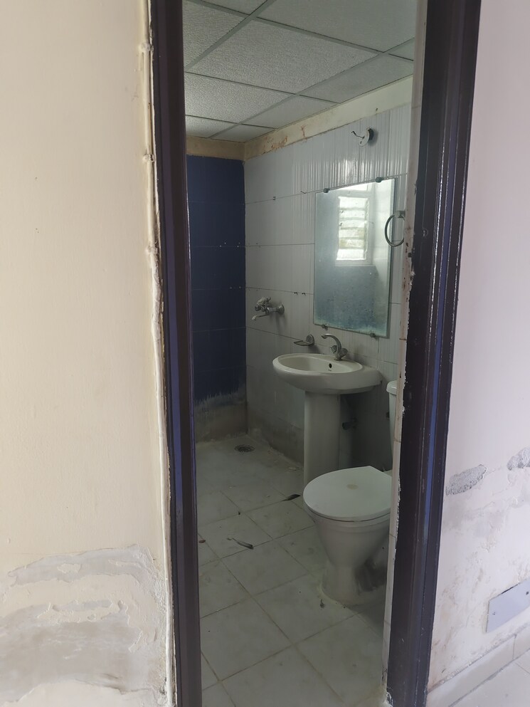 Bathroom, value-infra-meadows-vista1 2 Bedroom 945 Sq.Ft. Apartment In Raj Nagar Extension Ghaziabad 9014144