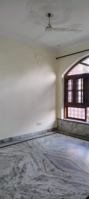 Room in 2 BHK Independent House at Sector 47 – for Rent