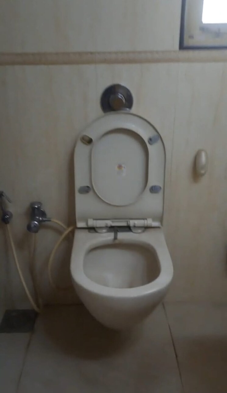 Bathroom, hiranandani-estate-hamilton 2 Bedroom 1000 Sq.Ft. Apartment In Patlipada Thane 9014153