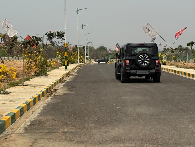  Parking, sr-sree-city  258 Sq.Yd. Plot In Agapally Hyderabad 9014142
