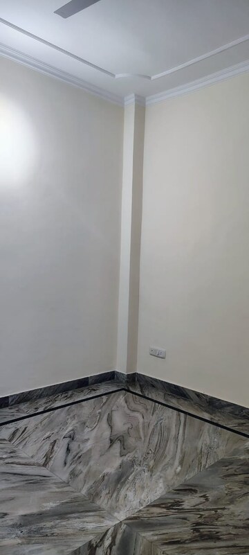 Furnished Amenities in 2.5 BHK Villa at Sector 48 – for Rent