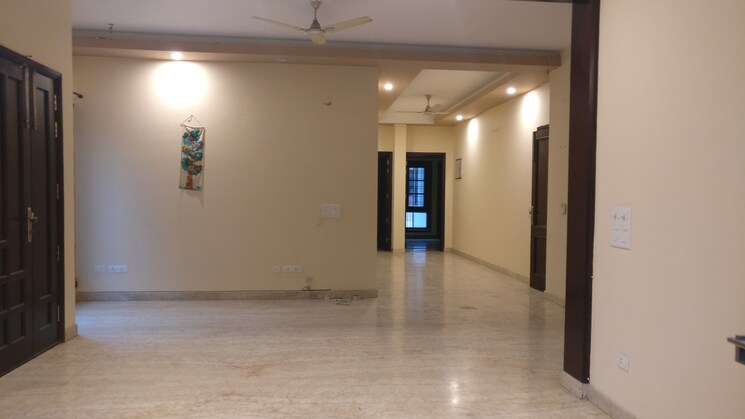 Room, sector 48 2.5 Bedroom 1800 Sq.Ft. Villa In Sector 48 Noida 9014174