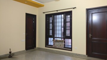 Room in 2.5 BHK Villa at Sector 48 – for Rent
