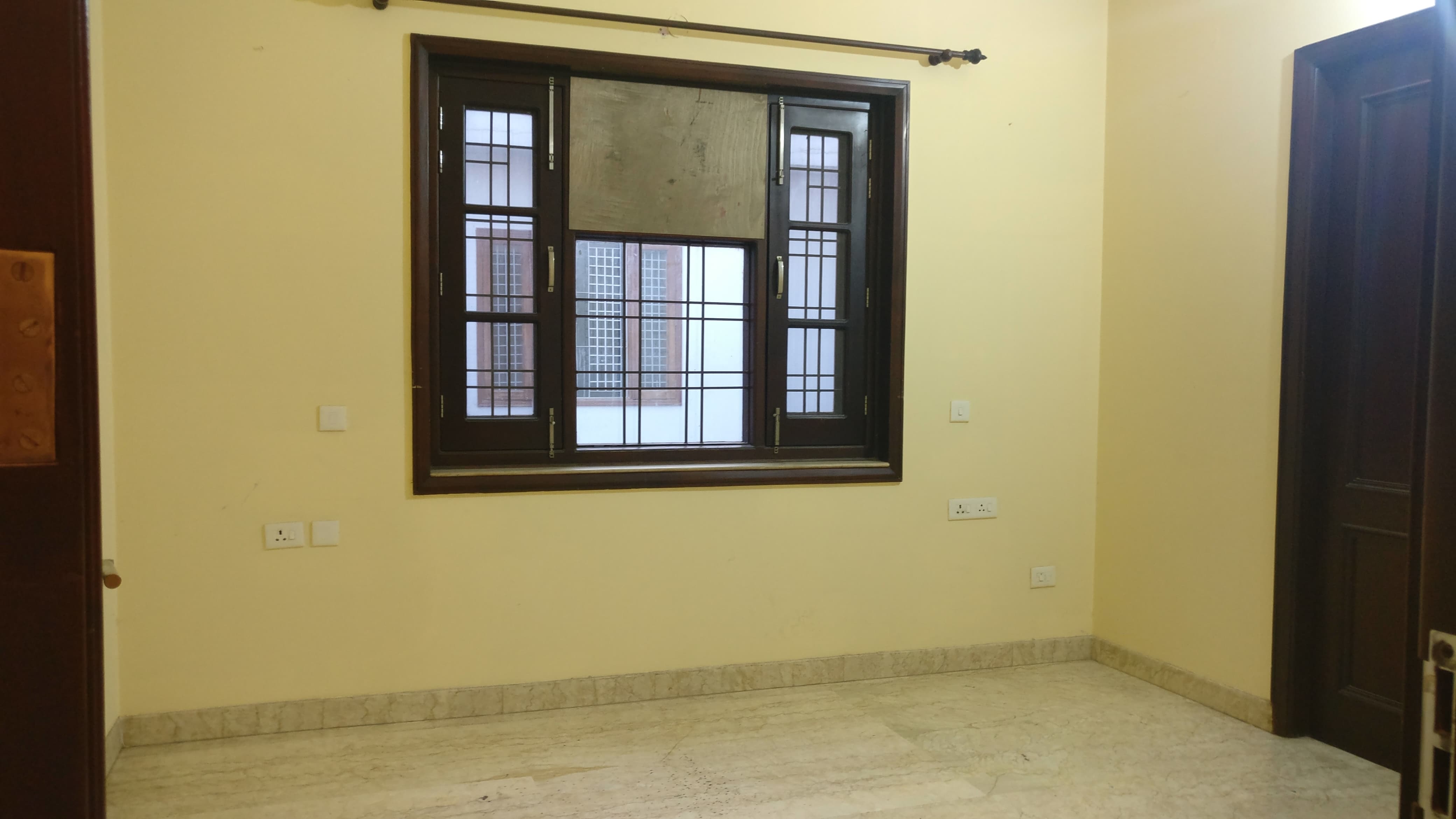1 BHK + Pooja Room Independent House For Rent in Sector 46