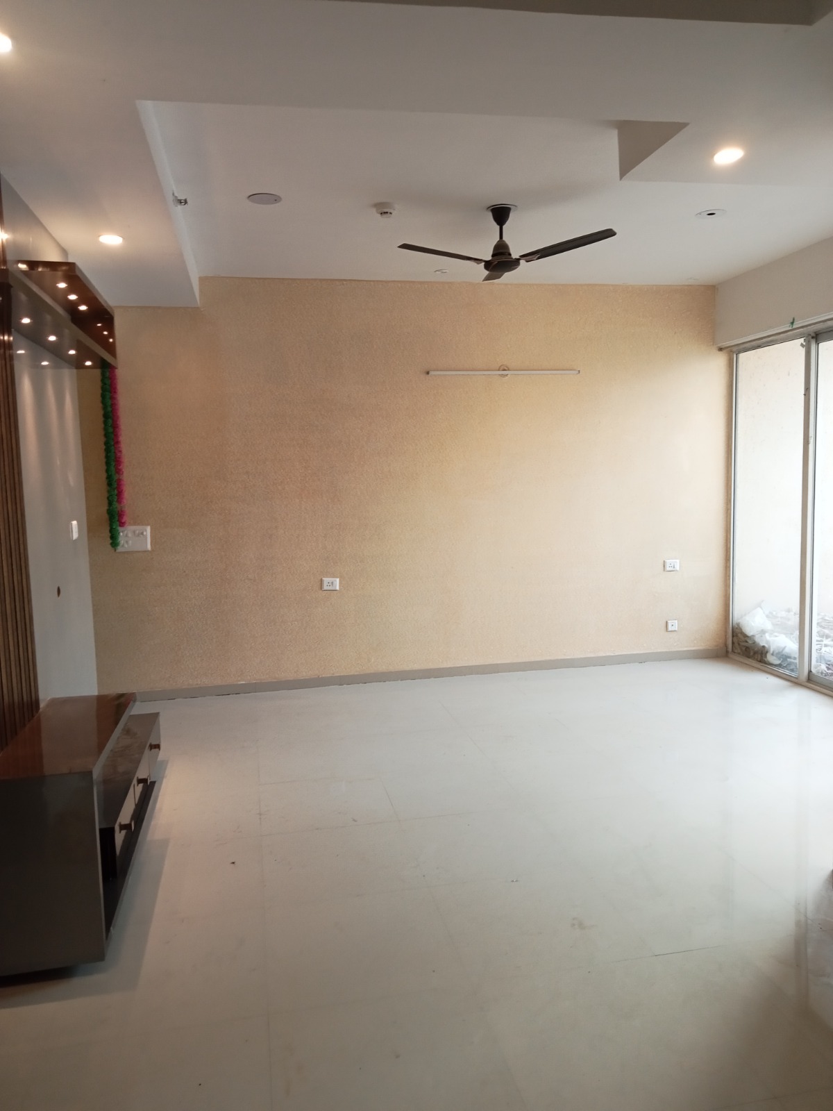 2 BHK Apartment For Rent in Prateek Grand City