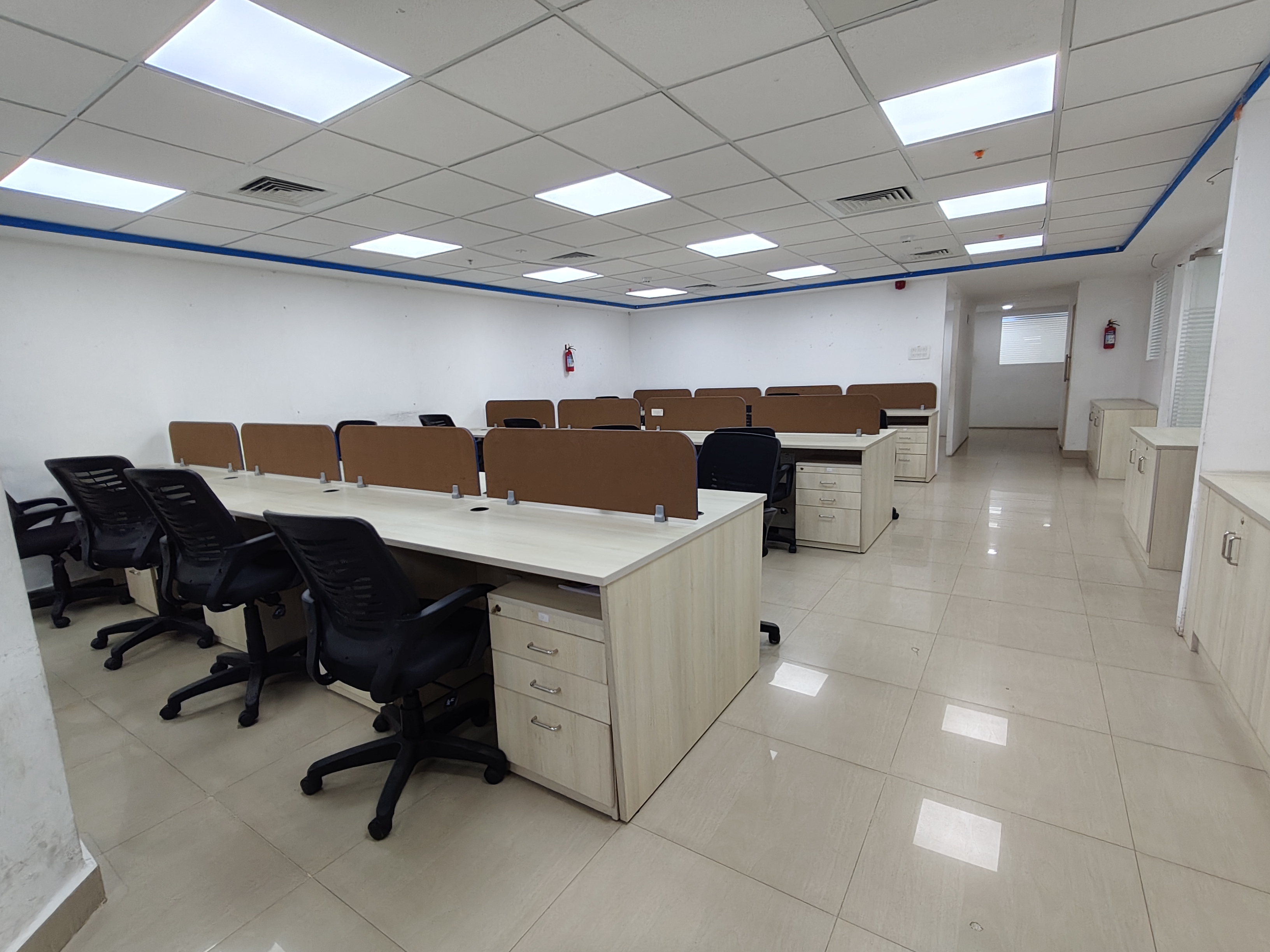 Office Space in IT/SEZ For Rent in 40 Seating Furnished 