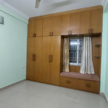 Room in 3 BHK Builder Floor at Kondapur – for Rent