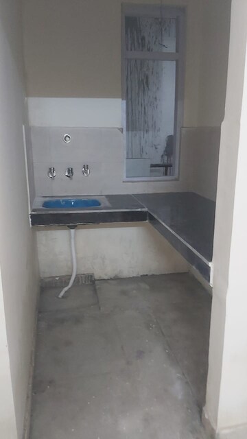 Bathroom in 2.5 BHK Builder Floor at Mayur Vihar – for Rent