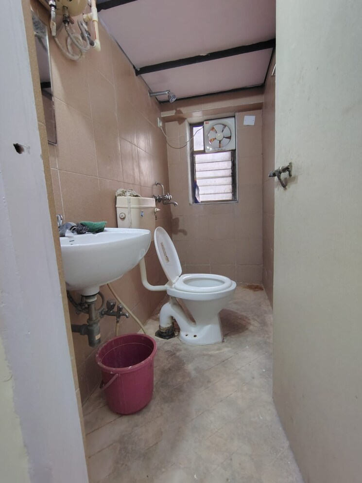 Bathroom, worli Pg For Boys In Worli 9014295