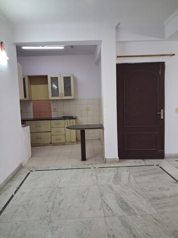 Room in 3 BHK Builder Floor at Sector 50 – for Rent