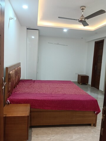 Bedroom in 3 BHK Builder Floor at Unitech Arcadia, South City 2 – for Rent