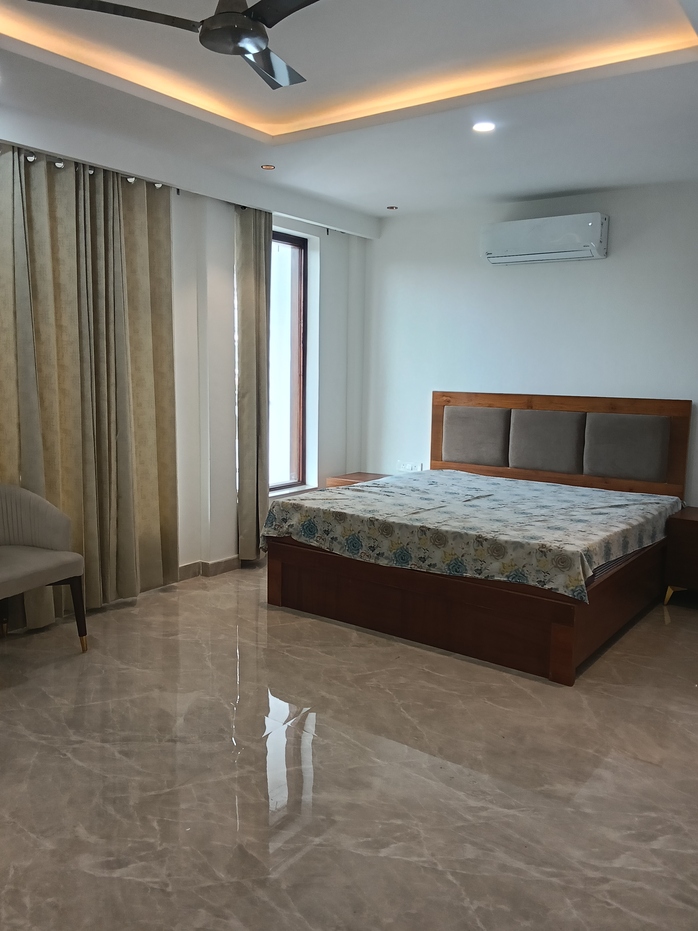 3 BHK + Pooja Room Builder Floor For Rent in Unitech Arcadia