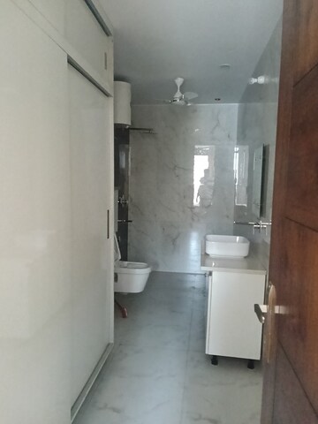 Bathroom in 3 BHK Builder Floor at Unitech Arcadia, South City 2 – for Rent