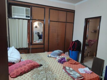 Bedroom in 3 BHK Builder Floor at Sector 50 – for Rent