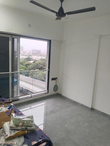 Room in 3 BHK Apartment at Kalina – for Rent
