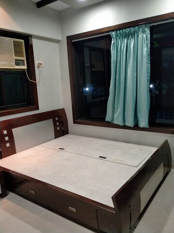 Living Room in 3 BHK Apartment at Shalimar CHS Bandra, Bandra West – for Rent