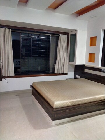Bedroom in 3 BHK Apartment at Shalimar CHS Bandra, Bandra West – for Rent